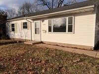 Building Photo - 2018 E 7th St