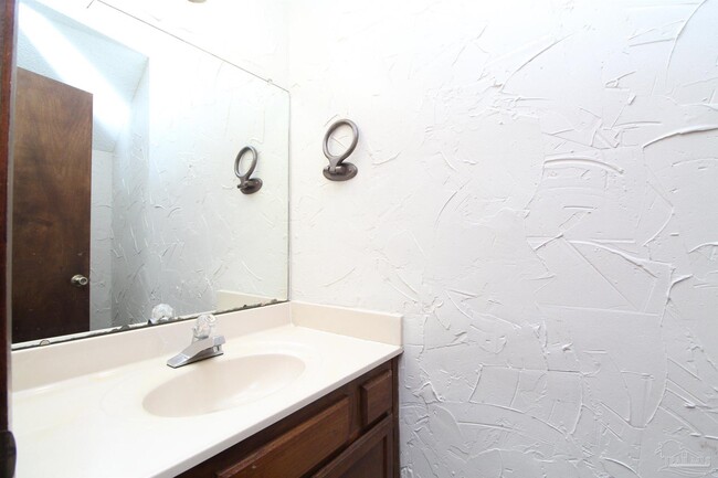Building Photo - 1455 Acorn Ln