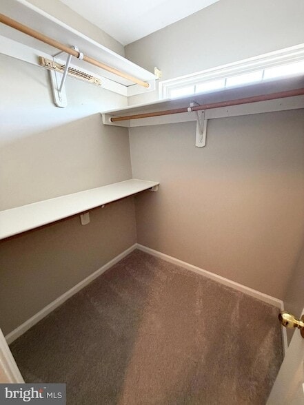 Building Photo - 565 Tuliptree Square NE