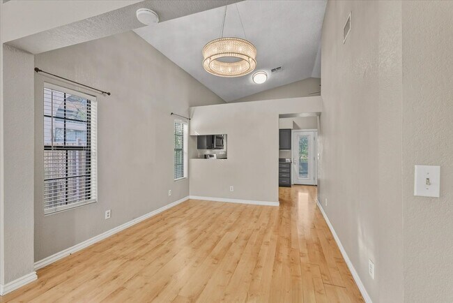 Building Photo - 4909 Fiesta Lakes St