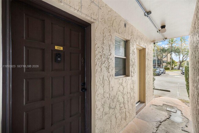 Building Photo - 6100 S Falls Cir Dr