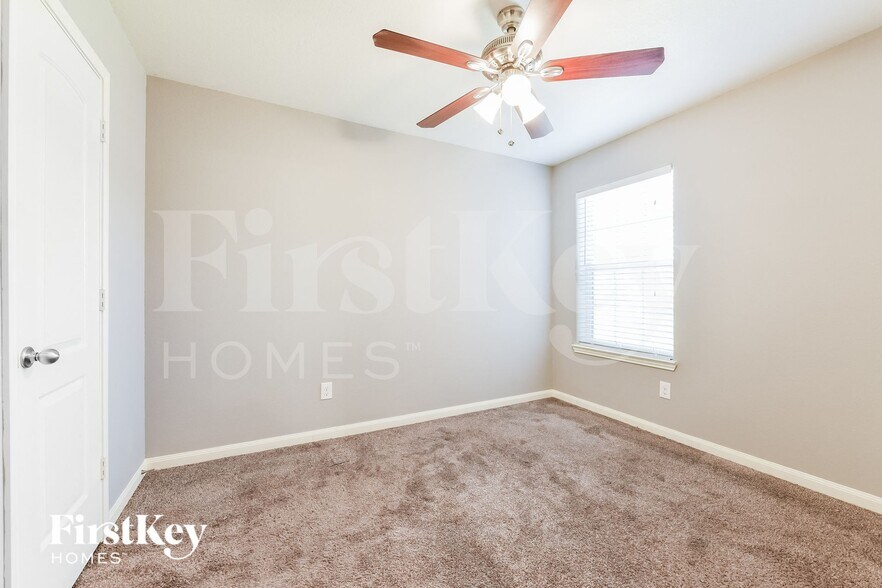 Building Photo - 10046 Meadow Mill Ln