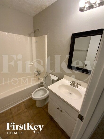 Building Photo - 3505 Estes Park Dr SW