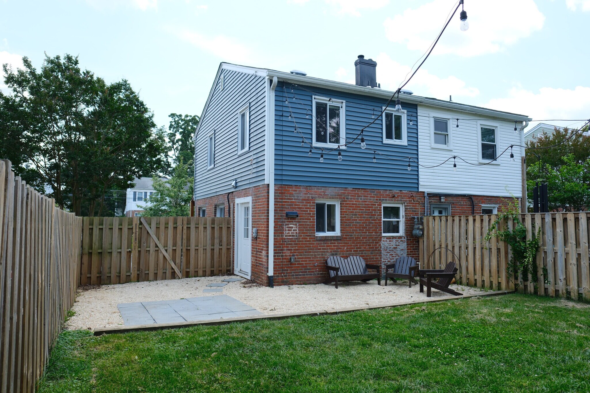 Building Photo - 2234 Roanoke Dr