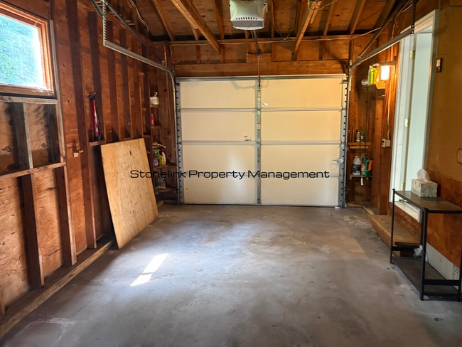 Building Photo - Beautiful Single Family Home For Rent in W...