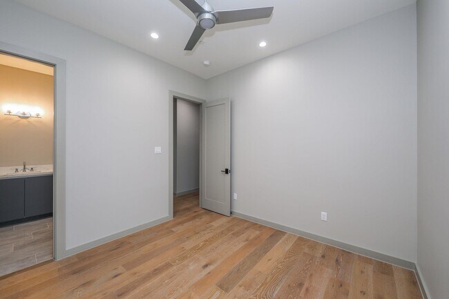 Building Photo - 8120 Stillmeadow Ct