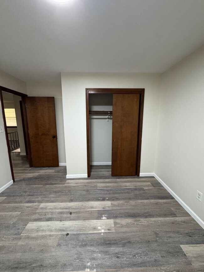 Building Photo - 2612-2614 Morning Glory Dr