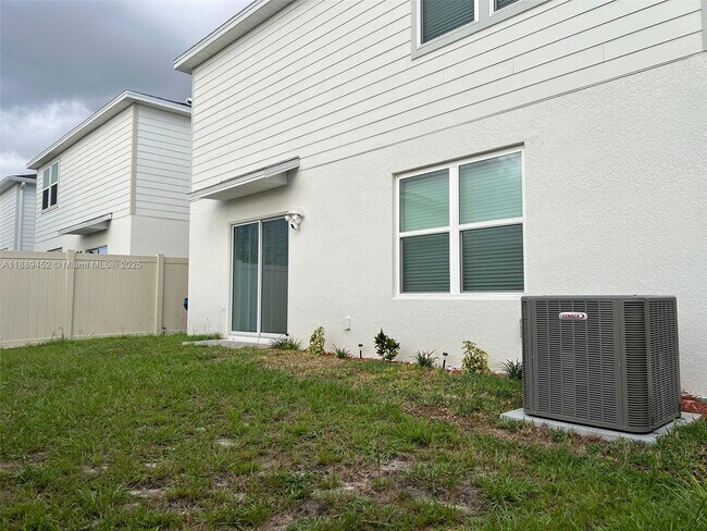 Building Photo - 3410 Haven Side Rd