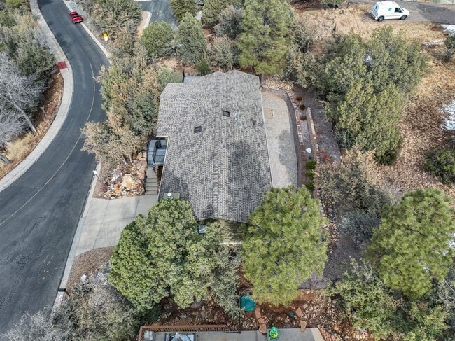 Building Photo - 3 bedroom, 2 bathroom home in Forest Hylands!