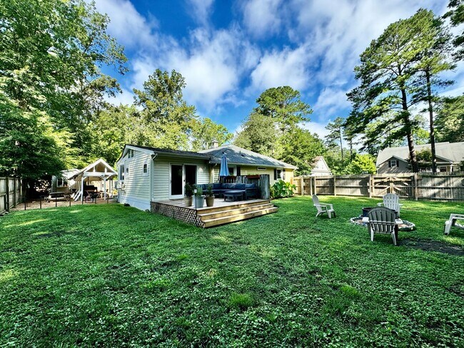 Building Photo - 3-Bedroom Ranch Ready On 12-01-25! 1/2 Acr...