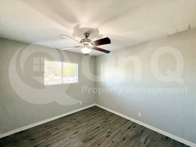 Building Photo - 1307 W Elna Rae St