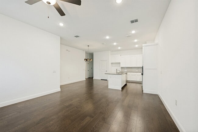 Building Photo - 4565 Stone Valley Trl