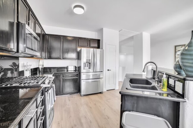 Building Photo - 7043 Salt Marsh Ct
