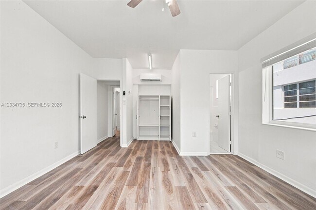 Building Photo - 318 NE 80th St