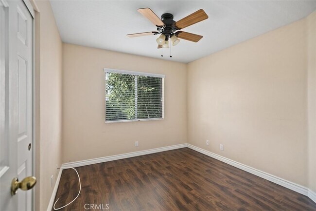 Building Photo - 9 Acorn Ridge