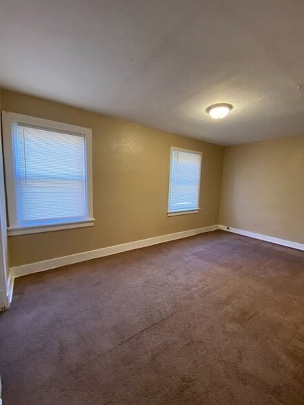 Building Photo - 653 Seagirt St
