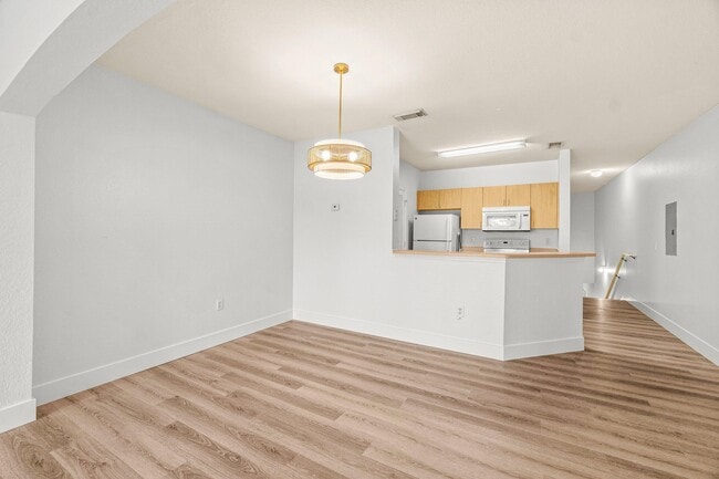 Building Photo - 1503 Belmont Pl