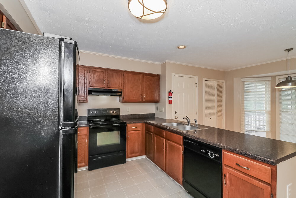 Building Photo - 2481 Meadowglen Trail