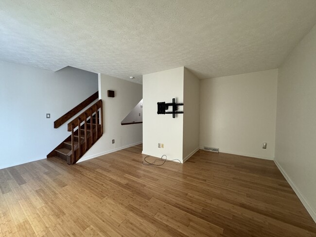 Building Photo - 1317 Perry Ave