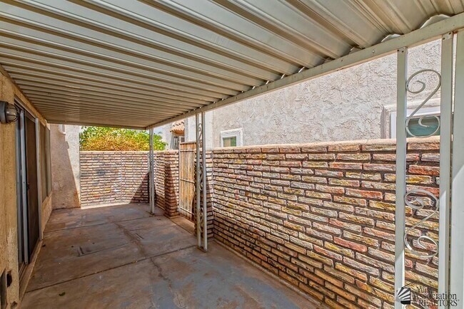 Building Photo - 1931 Paris Ct