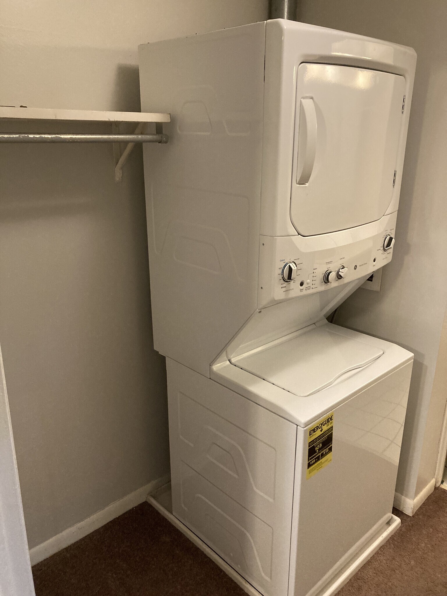 Building Photo - 5800 Oakwood Dr