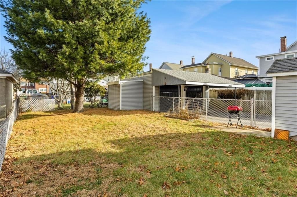 Building Photo - 154 Summit St