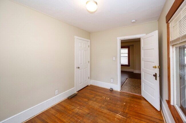 Building Photo - 201 Koch Ave