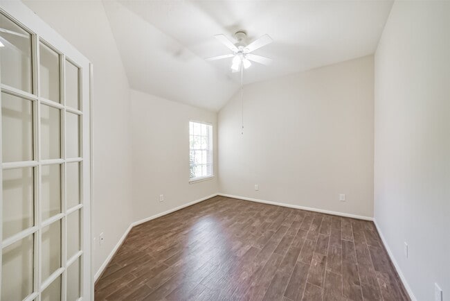 Building Photo - 17515 Fairgrove Park Dr