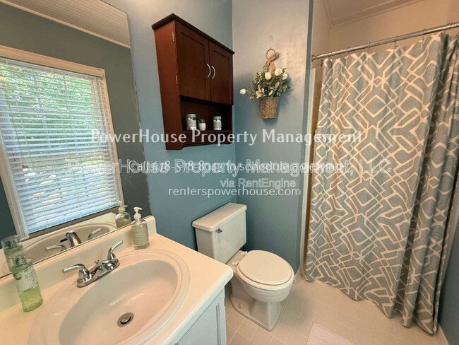 Building Photo - 179 High Creek Dr