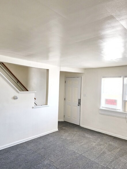 Building Photo - 2601 N Heald St