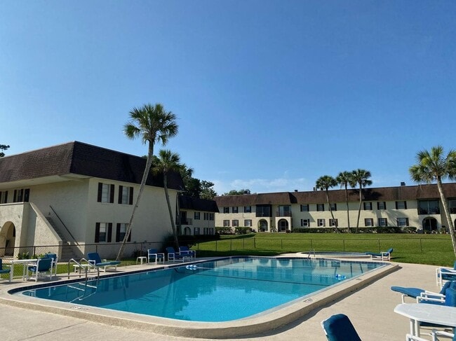 Building Photo - 1714 El Prado Rd