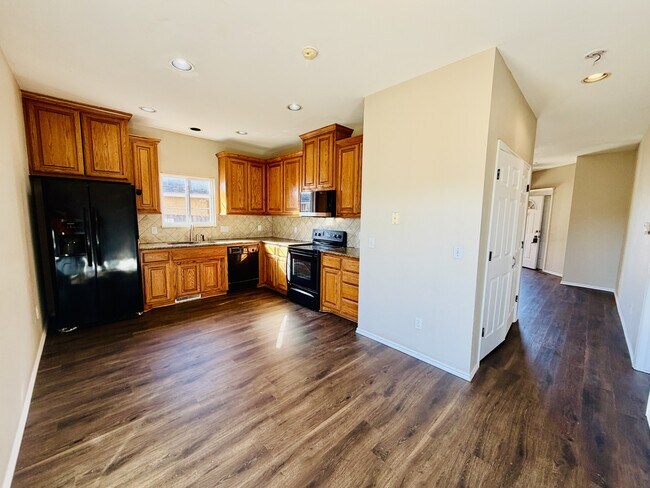 Building Photo - 408 Sterling Pointe Way