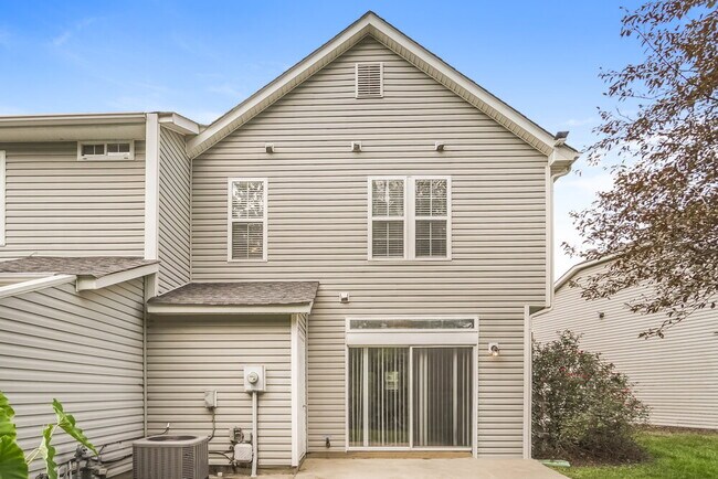 Building Photo - 8733 Cinnabay Dr