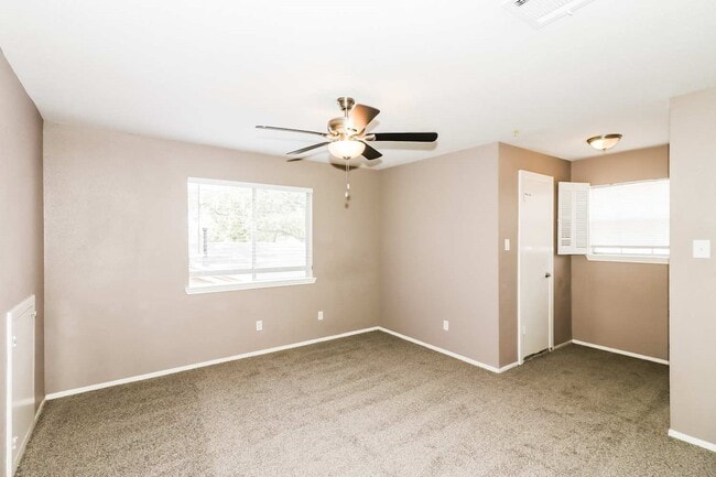 Building Photo - 22507 Red River Dr