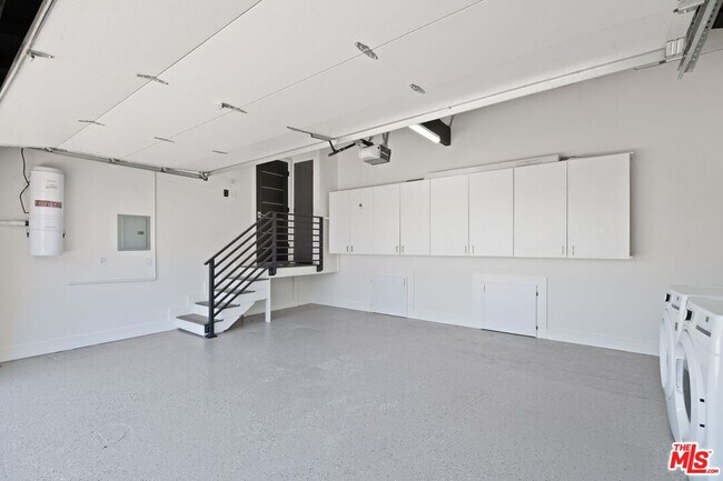 Building Photo - 1256 Stradella Rd