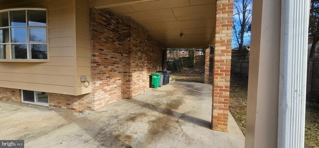 Building Photo - 5616 Old Temple Hill Rd