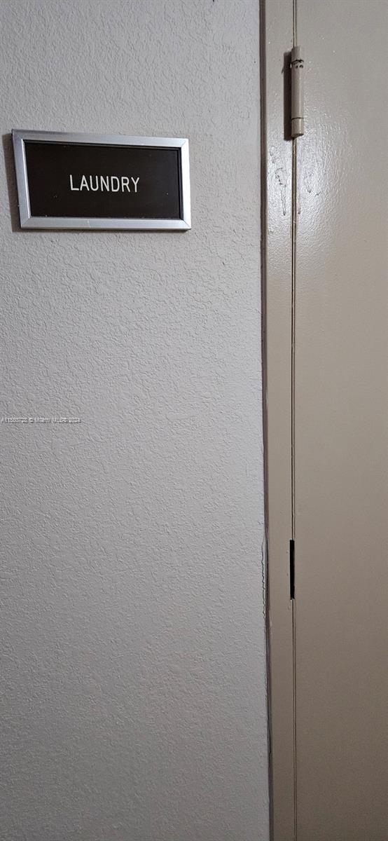 Building Photo - 1300 NE Miami Gardens Dr