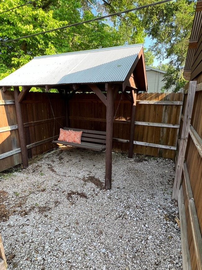 Building Photo - Home with Paradise Setting in Backyard! Available July 2026!! $2,400 Monthly!