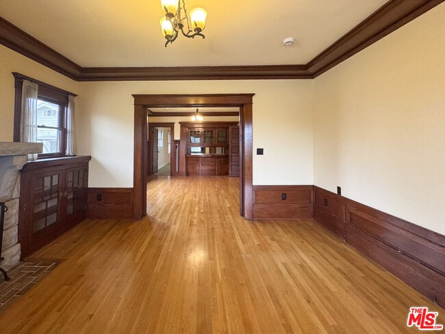 Building Photo - 1123 Marion Ave