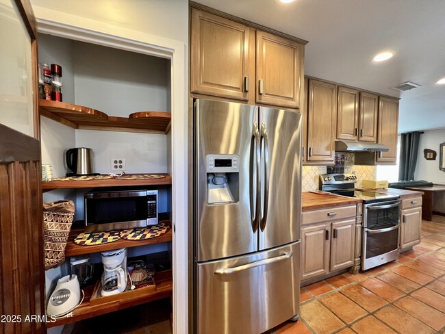 Building Photo - 37801 N Cave Creek Rd