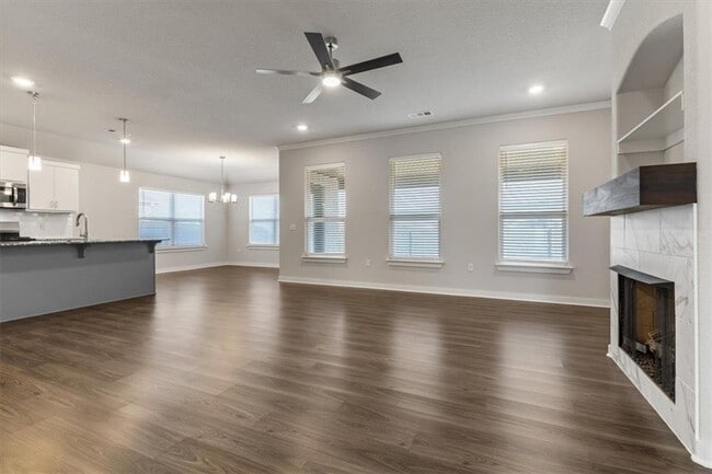 Building Photo - 224 S Benchmark Ln