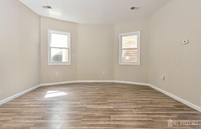 Building Photo - 186 N 17th St