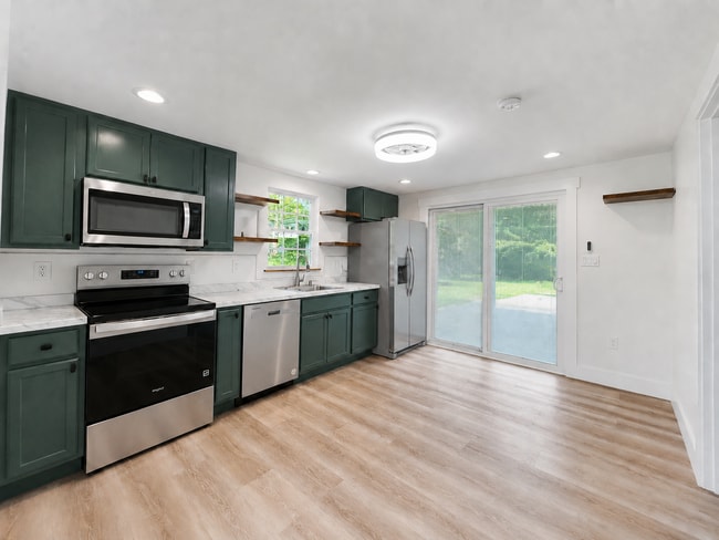 Building Photo - 680 Fralin Alley NE