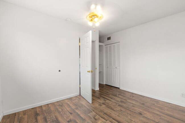 Building Photo - 3800 Morehead Ave