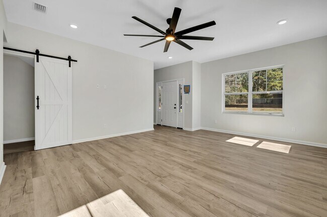 Building Photo - 2022 Trimble Rd