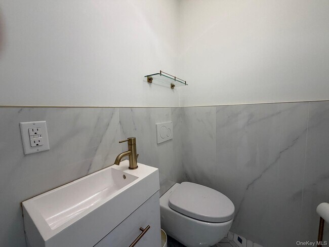 Building Photo - 1 Munro Blvd