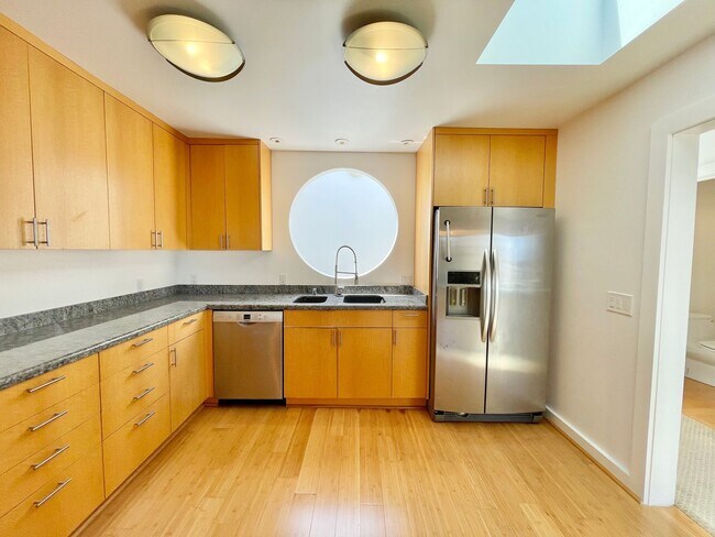 Building Photo - Contemporary, Stunning 3BR/2.5BA Noe Valley Home w/Tranquil Garden! PROGRESSIVE