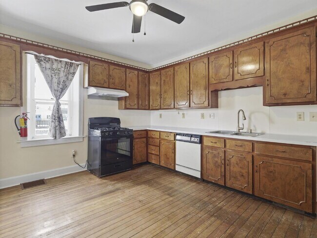 Building Photo - Charming 3-Bedroom Single-Family Home with Wrap-Around Porch & Private Fenced Yard