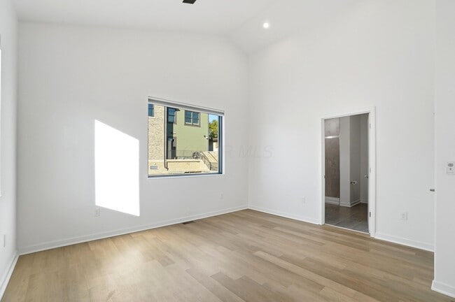 Building Photo - 33 N Blacksmith Ln