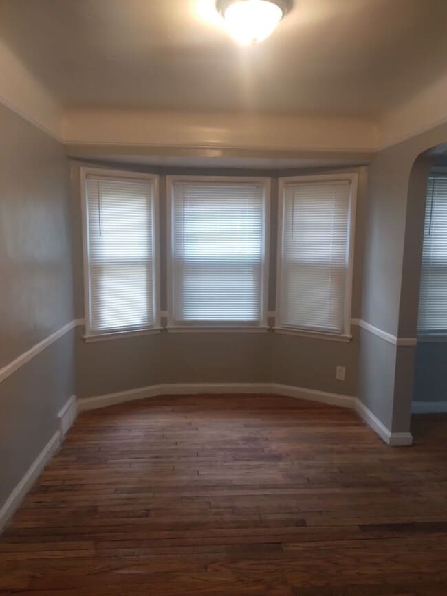 Building Photo - 19356 Westmoreland- 3 BED & 1.5 BATH FOR RENT